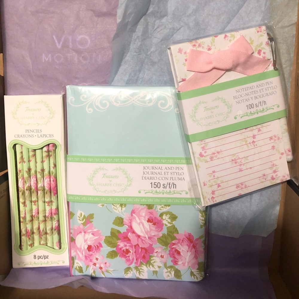 NEW Treasures by Shabby Chic Stationary Set